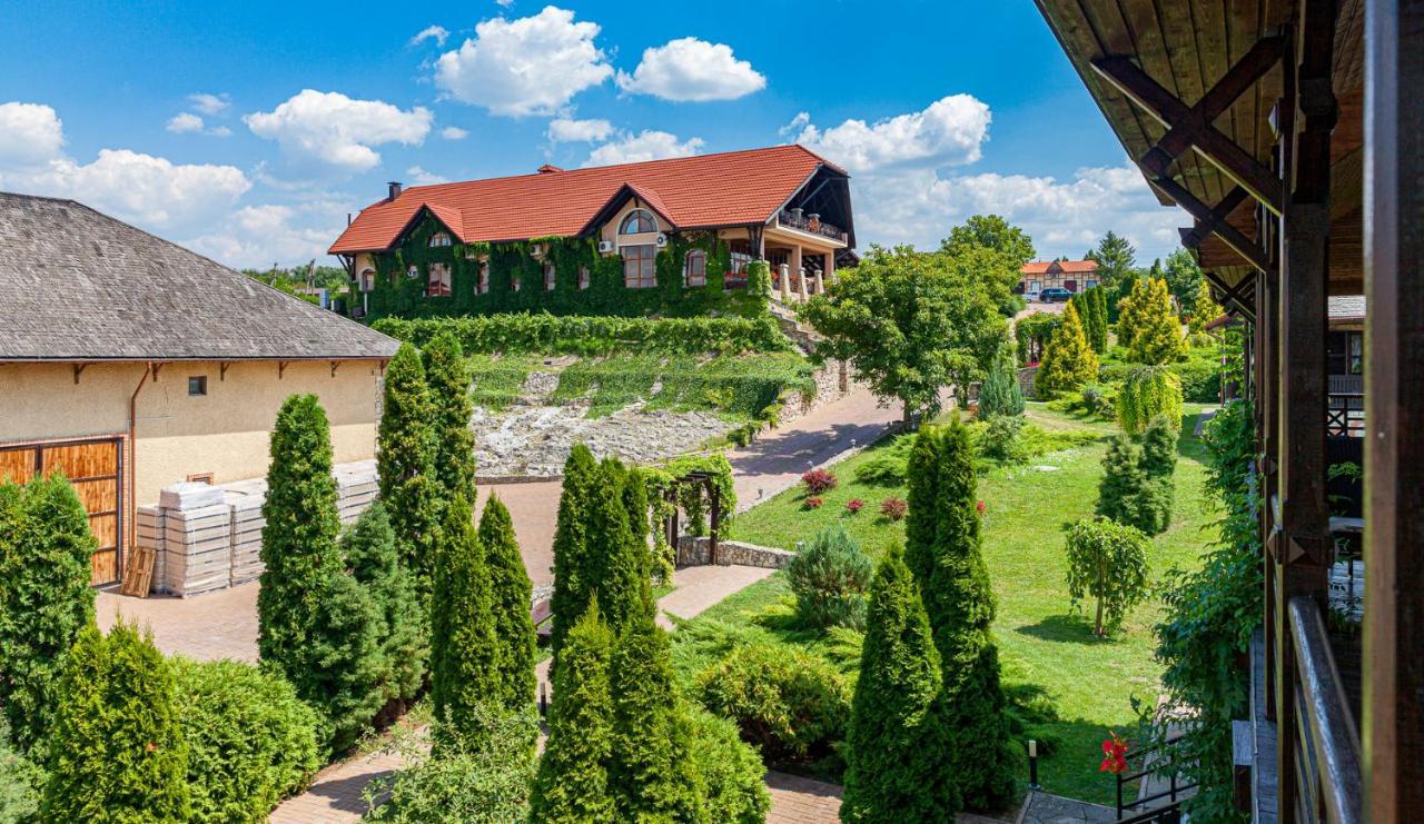 Chateau Vartely Hotel Orhei Exterior photo